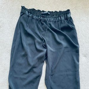 Woman’s Zara Drawstring Pants